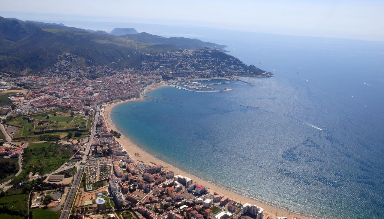 Hotel Vela Roses Dış mekan fotoğraf