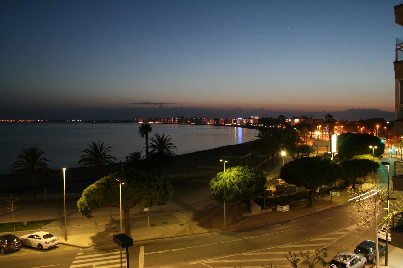 Hotel Vela Roses Dış mekan fotoğraf